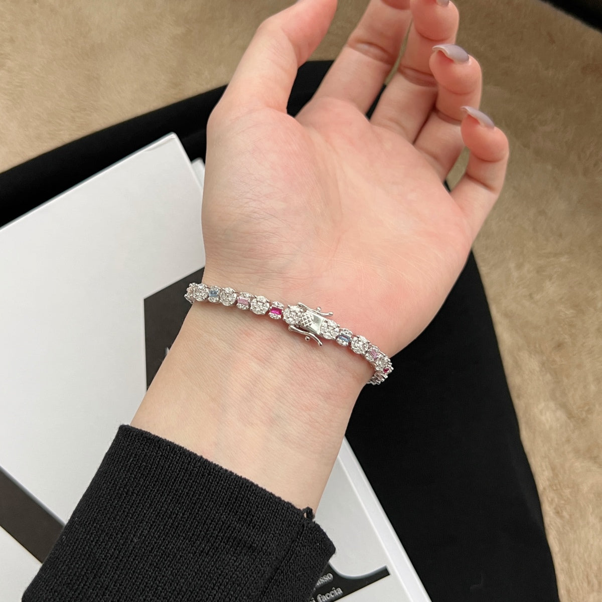 [CharmAmor]Dazzling Radiant Multi Cut Daily Bracelet