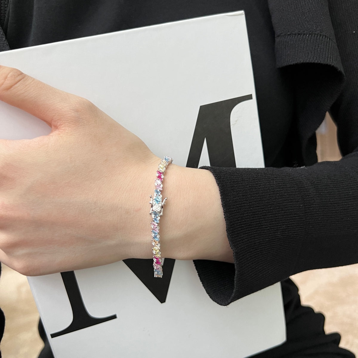 [CharmAmor]Ornate Sparkling Multi Cut Party Bracelet