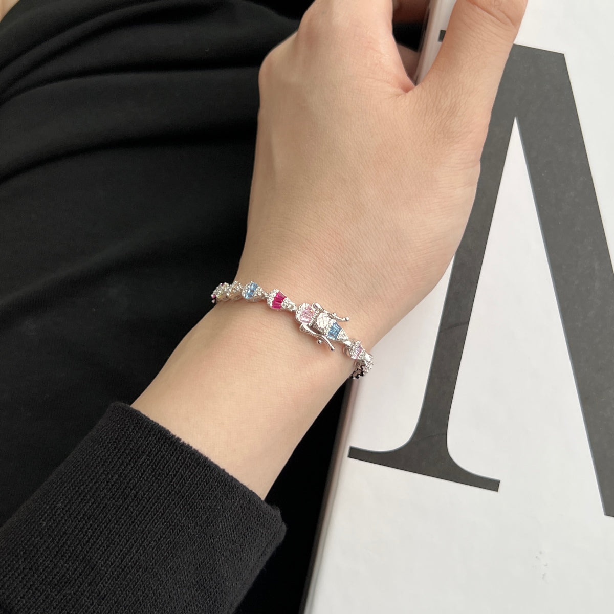 [CharmAmor]Radiant Water Drop Shape Daily Bracelet