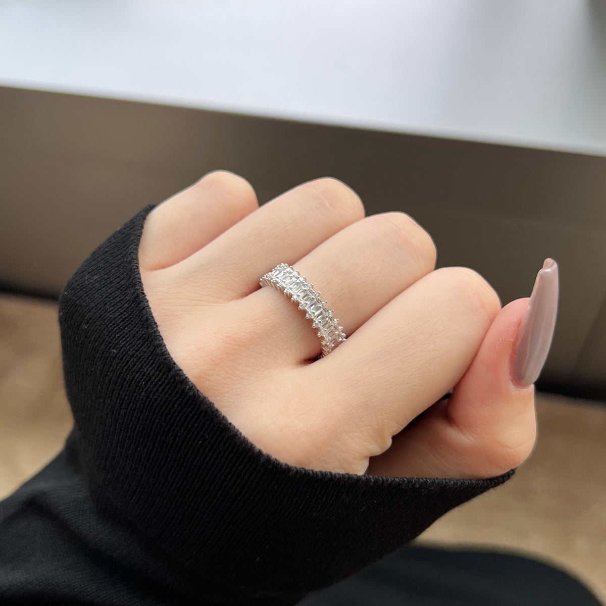 [CharmAmor]Splashy Ornate Emerald Cut Cocktail Ring