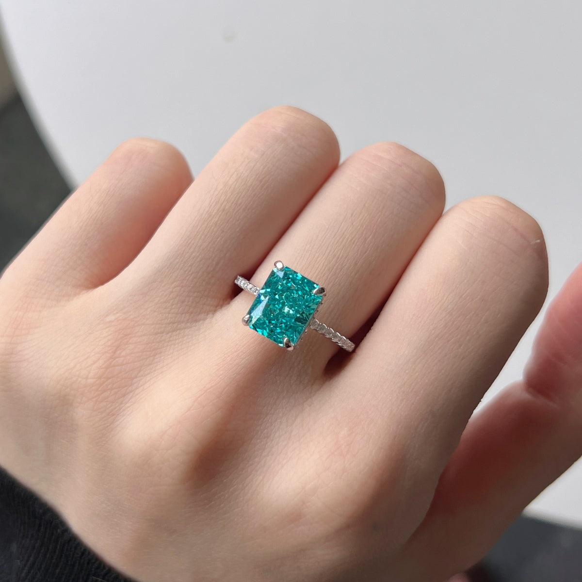 [CharmAmor]4.0 Carat Luxurious Engagement Ring