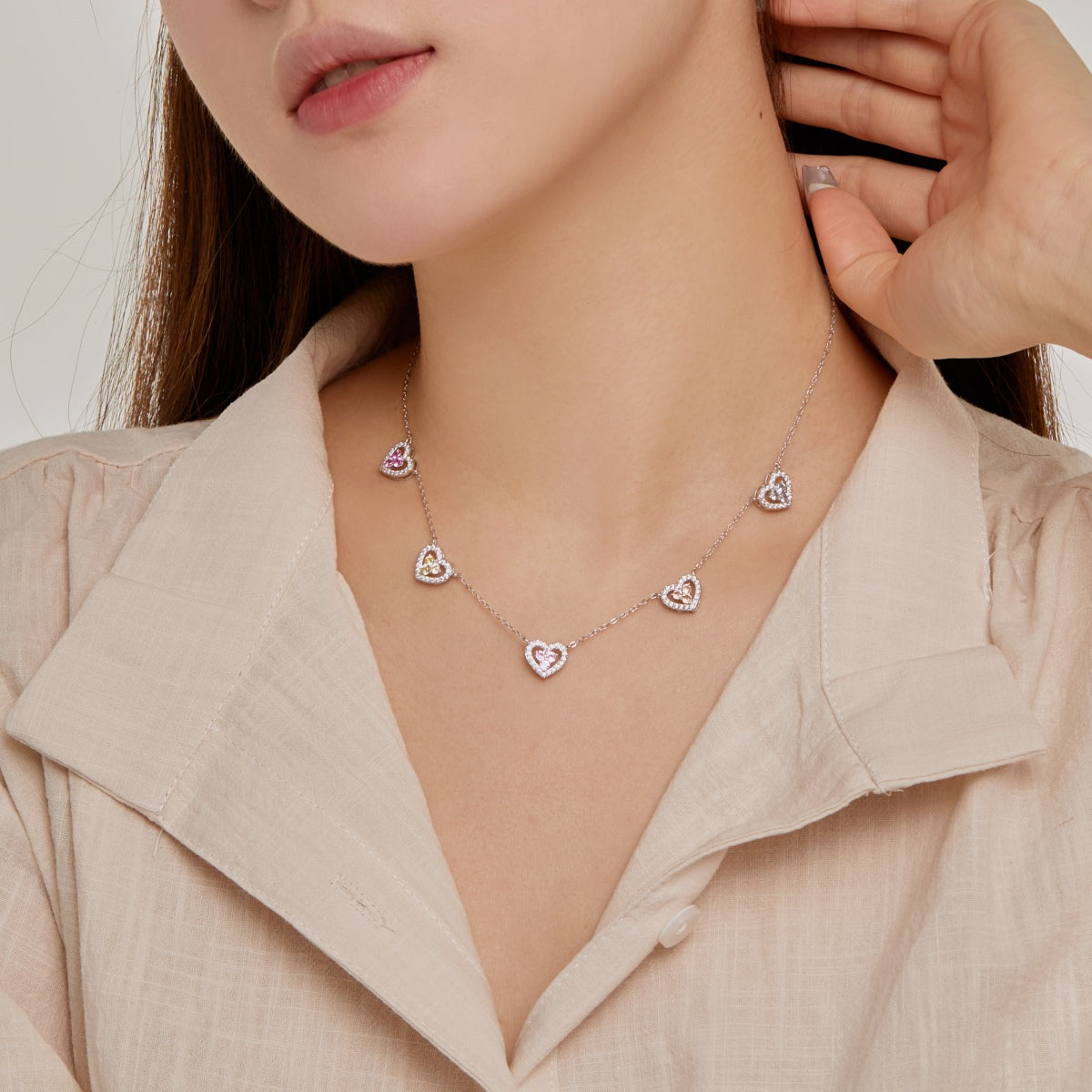 [CharmAmor]Sparkling Five Heart Necklace