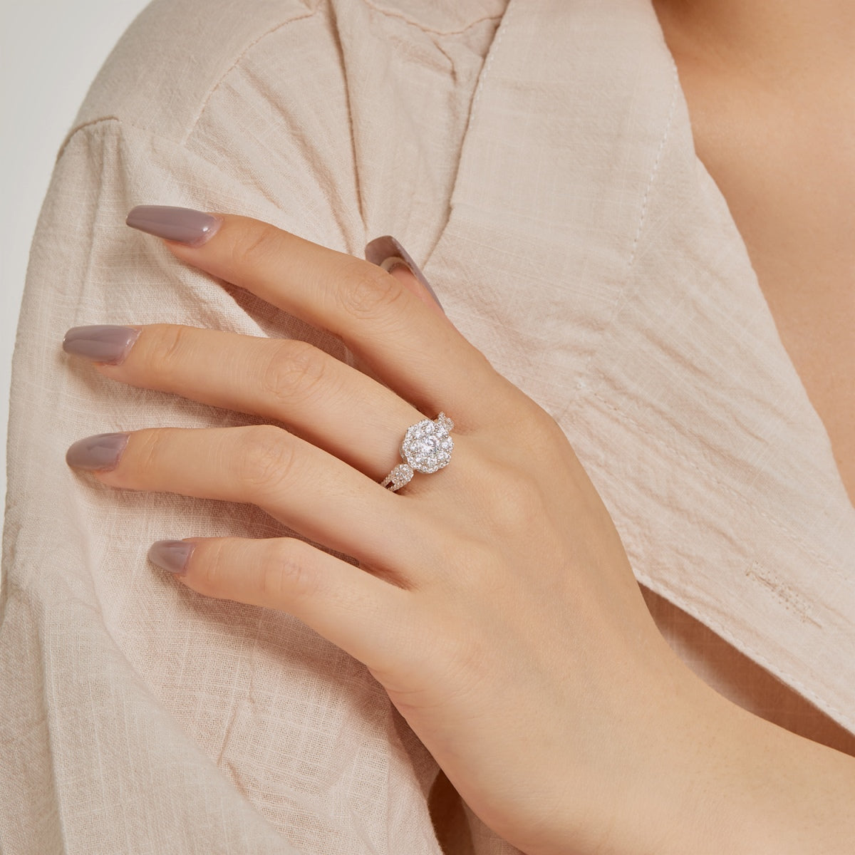 [CharmAmor]Delicate Colorful Round Cut Flower Shape Wedding Ring