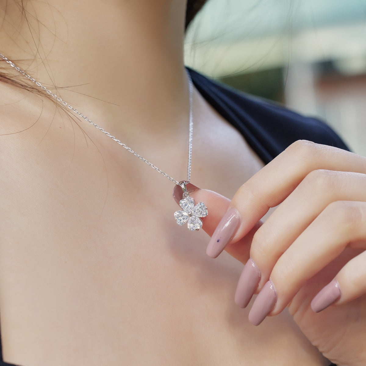 [CharmAmor]Heart-Shaped Four-Leaf Clover Bead Necklace