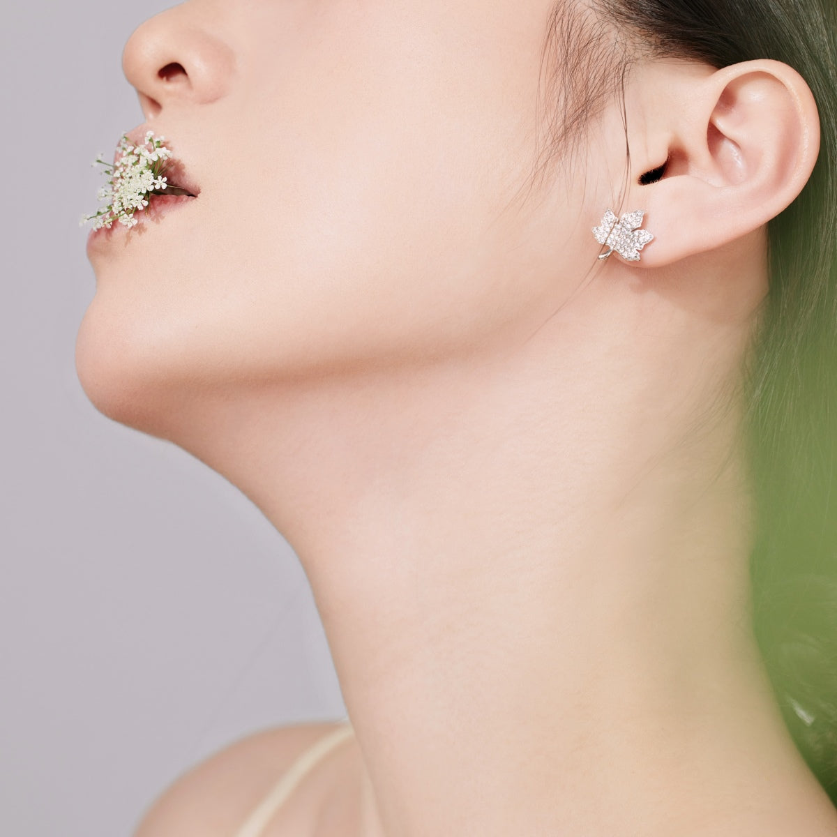 [CharmAmor]Exquisite Maple Leaf Design Earrings