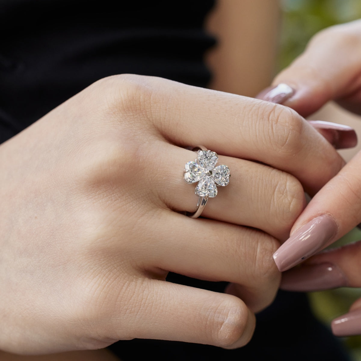 [CharmAmor]Heart-shaped Four-Leaf Clover Ball Ring