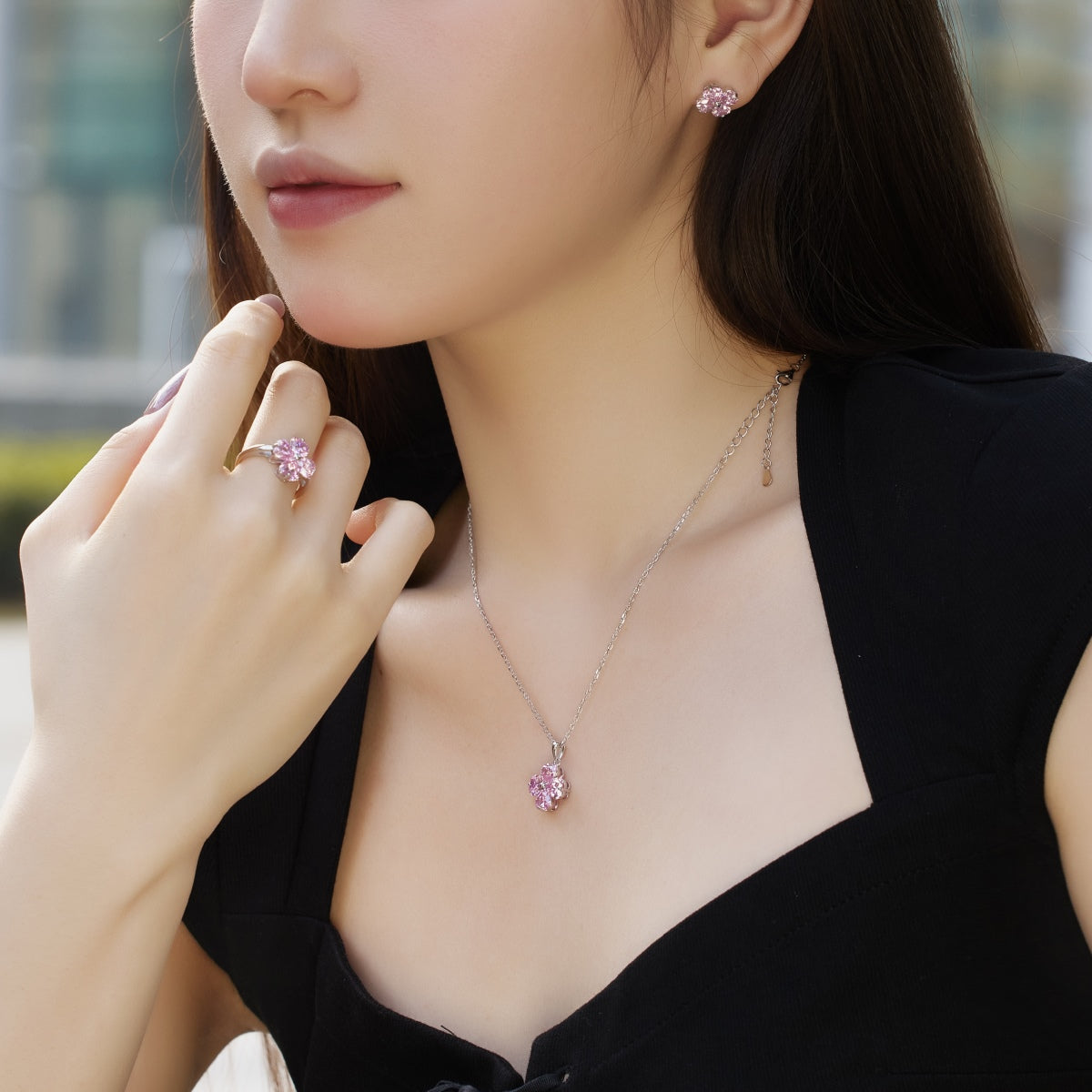 [CharmAmor]Heart-Shaped Four-Leaf Clover Bead Necklace