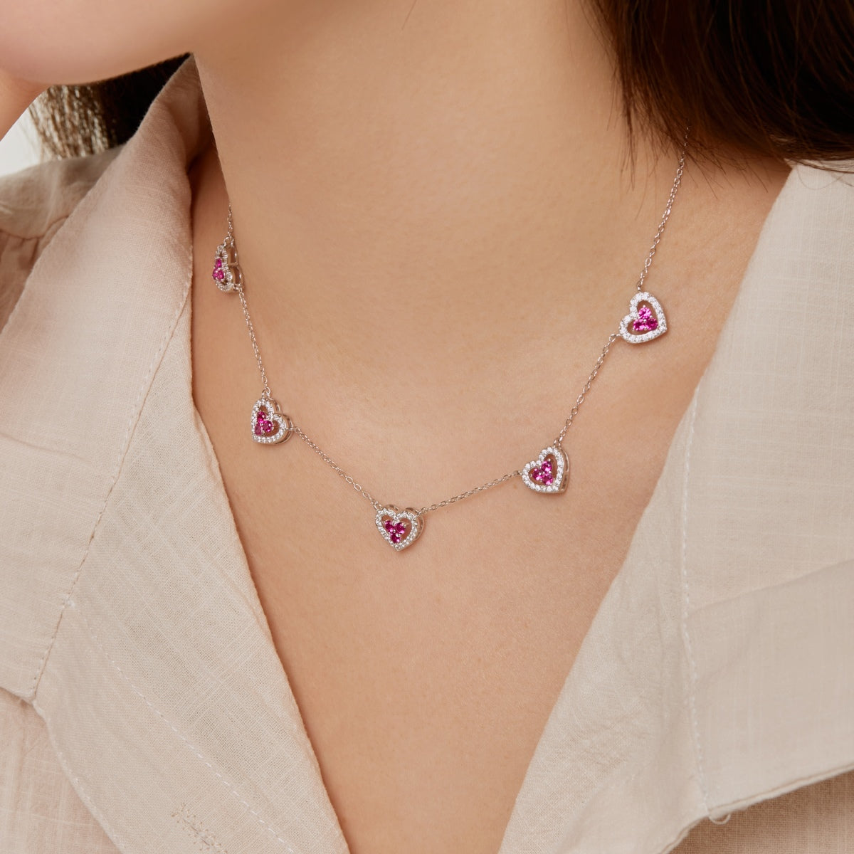 [CharmAmor]Sparkling Five Heart Necklace