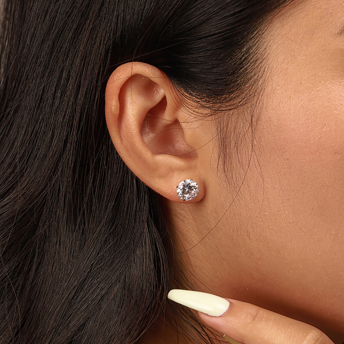 [CharmAmor]Stylish Shiny Round Center Stone Stud Earrings