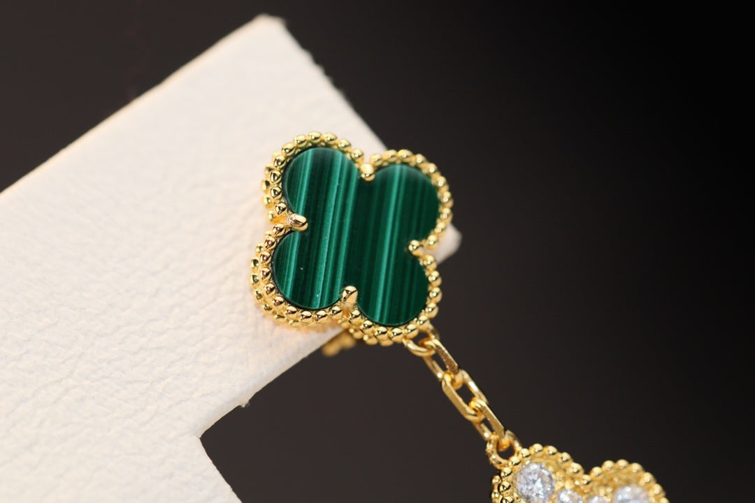 [CharmAmor]CLOVER EARRINGS GOLD MALACHITE DIAMOND 3 MOTIF