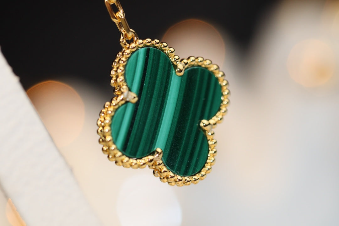 [CharmAmor]CLOVER EARRINGS GOLD MALACHITE DIAMOND 3 MOTIF