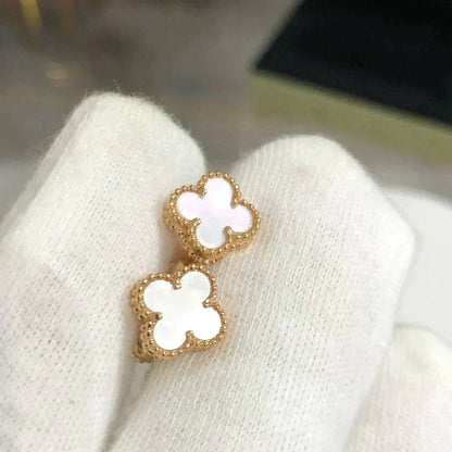 [CharmAmor]CLOVER MINI 9.5MM WHITE MOP EARRINGS