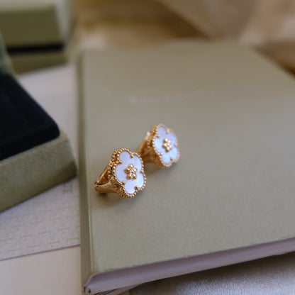[CharmAmor]LUCKY PINK GOLD WHITE MOP EARRINGS