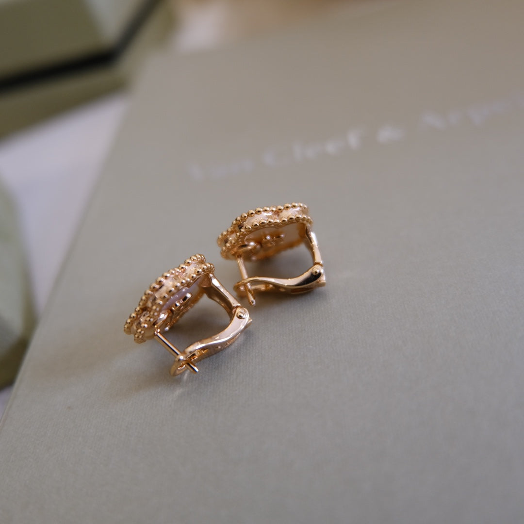 [CharmAmor]LUCKY PINK GOLD WHITE MOP EARRINGS