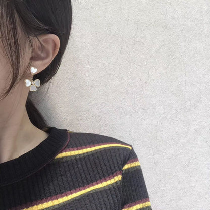 [CharmAmor]CLOVER SWEET WHITE MOP EARRINGS