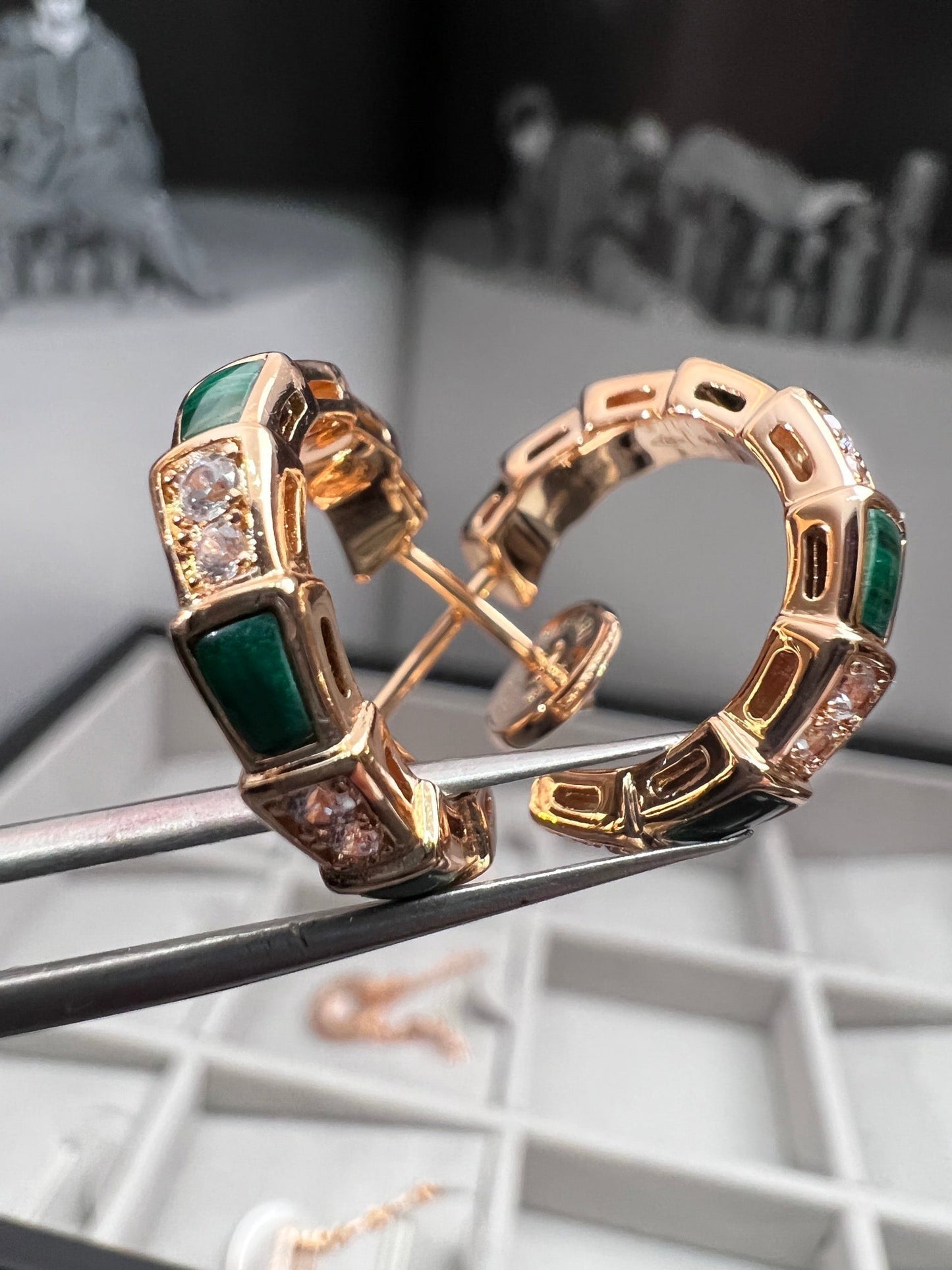[CharmAmor]SERPENTI MALACHITE PINK GOLD EARRINGS