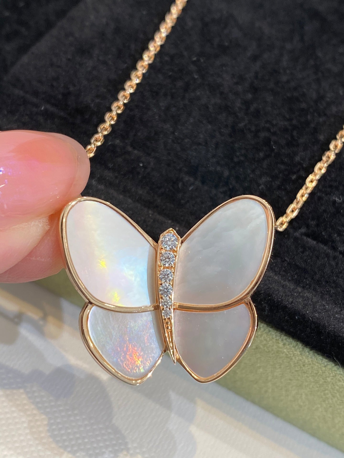 [CharmAmor]BUTTERFLY GOLD MOP DIAMOND NECKLACE