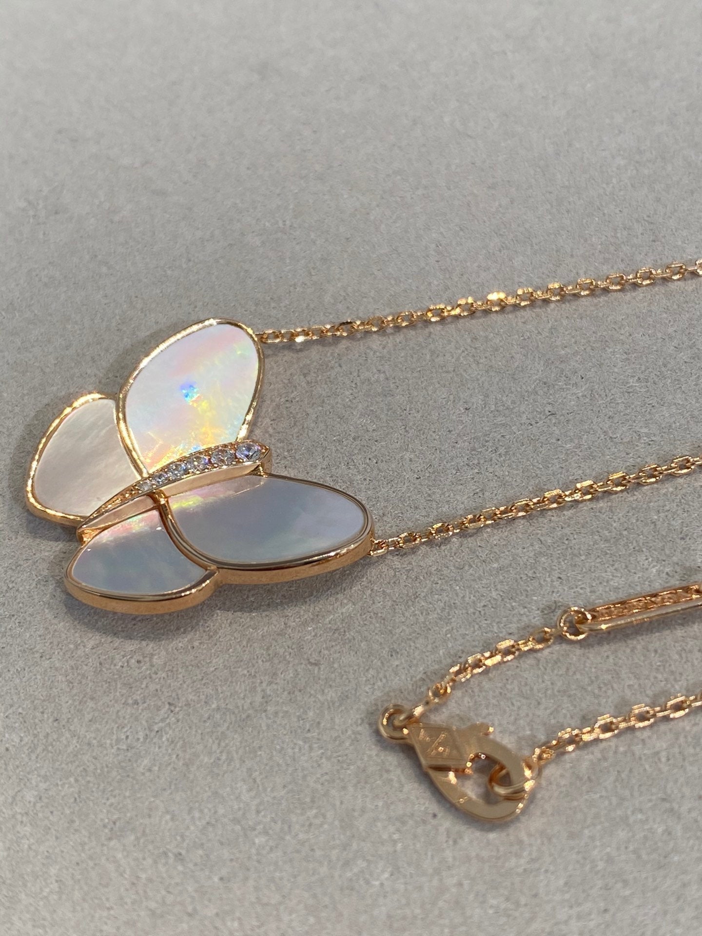 [CharmAmor]BUTTERFLY GOLD MOP DIAMOND NECKLACE