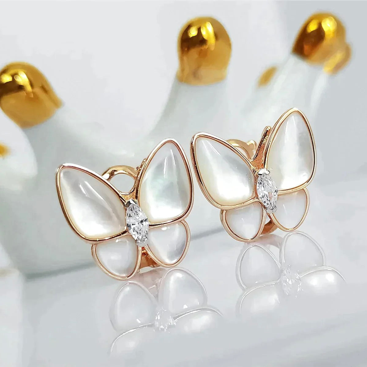 [CharmAmor]BUTTERFLY MOP DIAMOND EARRINGS
