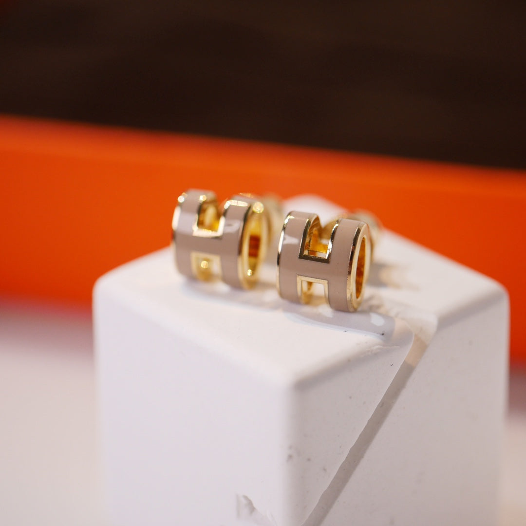 [CharmAmor]MINI POP H GOLD EARRINGS GREY