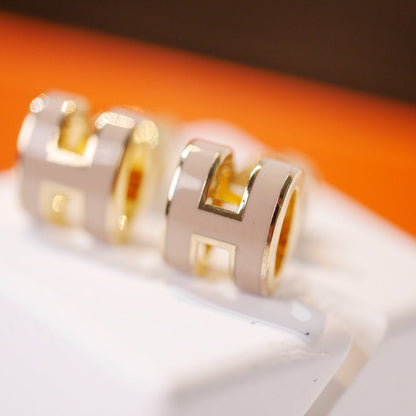 [CharmAmor]MINI POP H GOLD EARRINGS GREY