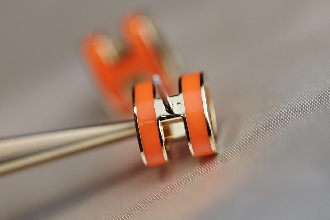 [CharmAmor]MINI POP H EARRINGS ORANGE