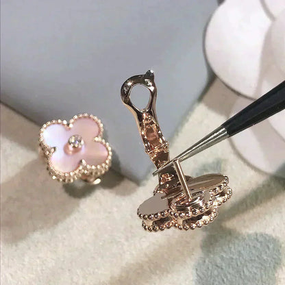 [CharmAmor]CLOVER MEDIUM 1 MOTIFS  PINK MOP DIAMOND EARRINGS