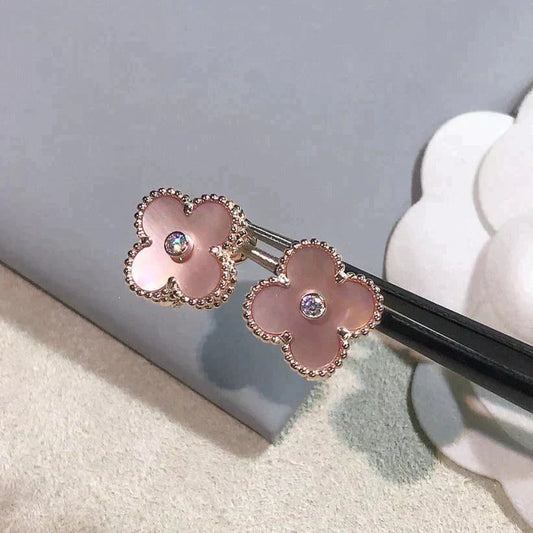 [CharmAmor]CLOVER MEDIUM 1 MOTIFS  PINK MOP DIAMOND EARRINGS