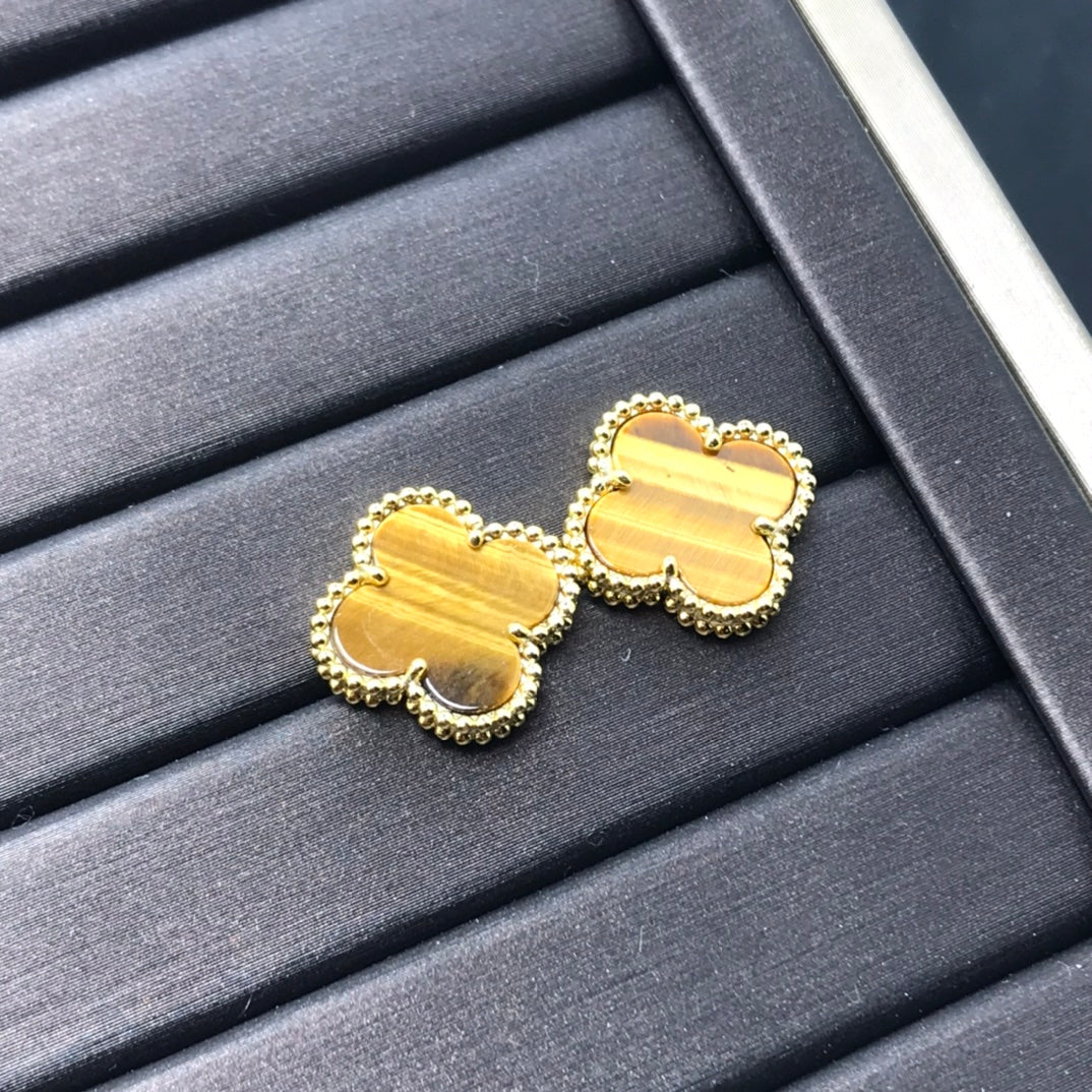 [CharmAmor]CLOVER MEDIUM 1 MOTIFS TIGER EYE EARRINGS