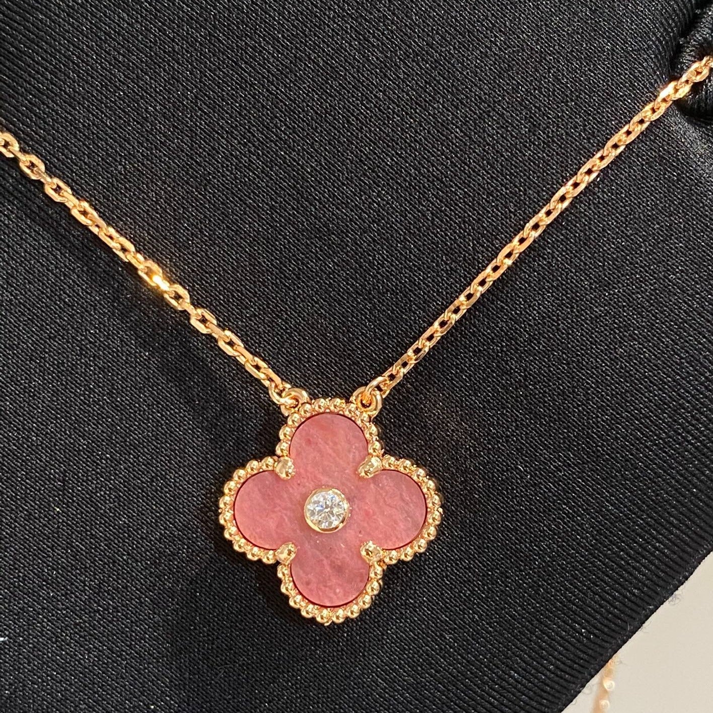 [CharmAmor]CLOVER 15MM DIAMOND RHODONITE NECKLACE