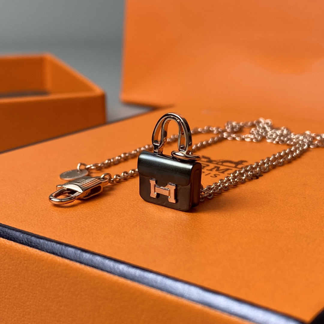[CharmAmor]CONSTANCE BLACK PEDANT PINK GOLD NECKLACE