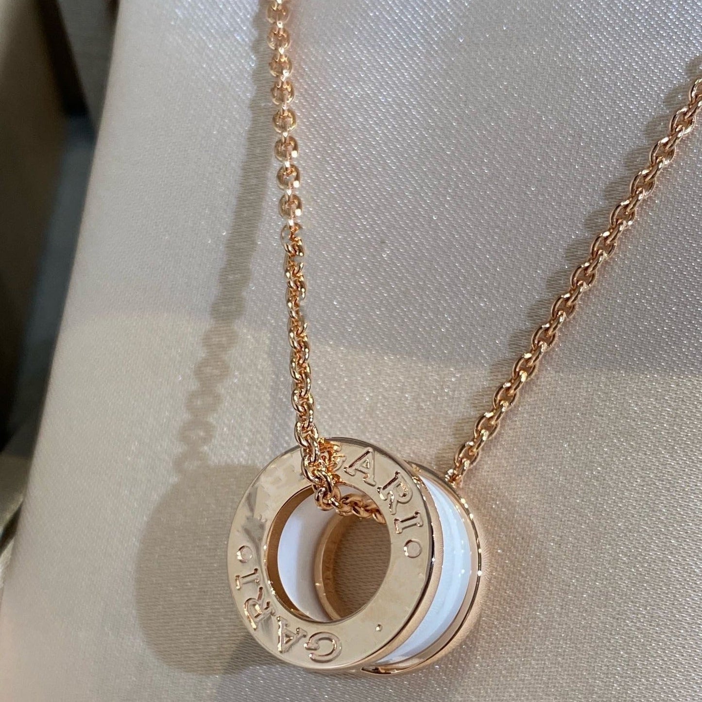 [CharmAmor]ZERO 1 WHITE CERAMIC PINK GOLD NECKLACE