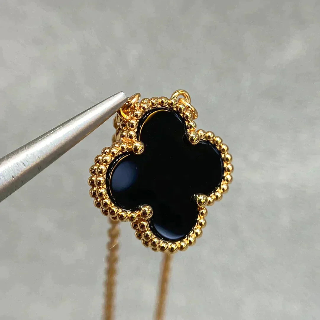 [CharmAmor]CLOVER 15MM BLACK ONYX SINGLE FLOWER NECKLACE