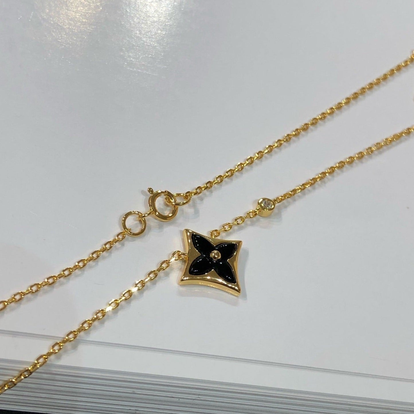 [CharmAmor]STAR BLACK MOP NECKLACE