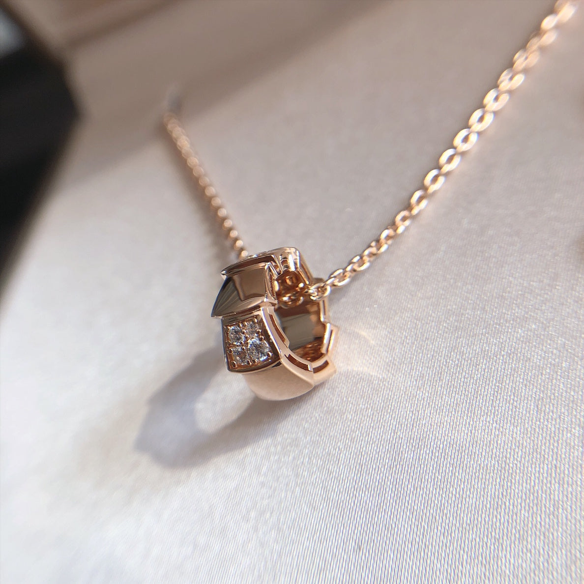 [CharmAmor]SERPENTI PEDANT DIAMOND PINK GOLD NECKLACE