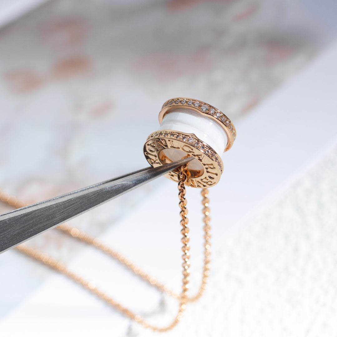 [CharmAmor]ZERO 1 WHITE CERAMIC PINK GOLD DIAMOND NECKLACE