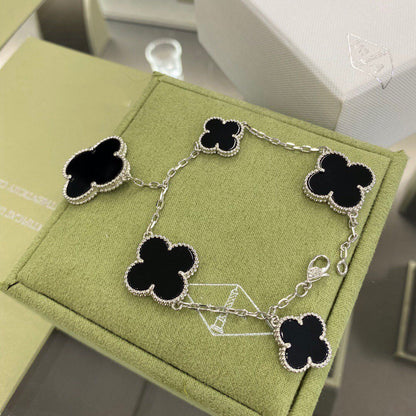 [CharmAmor]CLOVER 5 MOTIFS SIVLER ONYX BRACELET