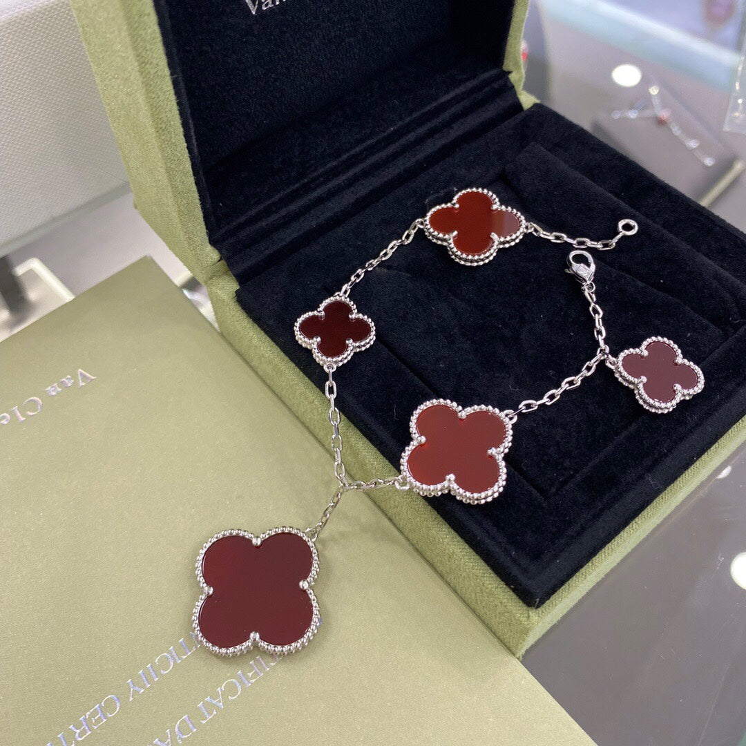 [CharmAmor]CLOVER 5 MOTIFS SIVLER CARNELIAN BRACELET