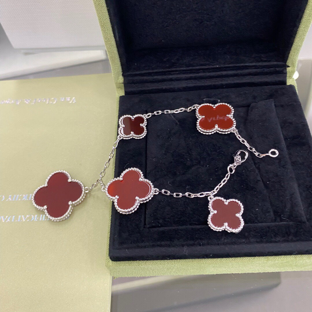 [CharmAmor]CLOVER 5 MOTIFS SIVLER CARNELIAN BRACELET
