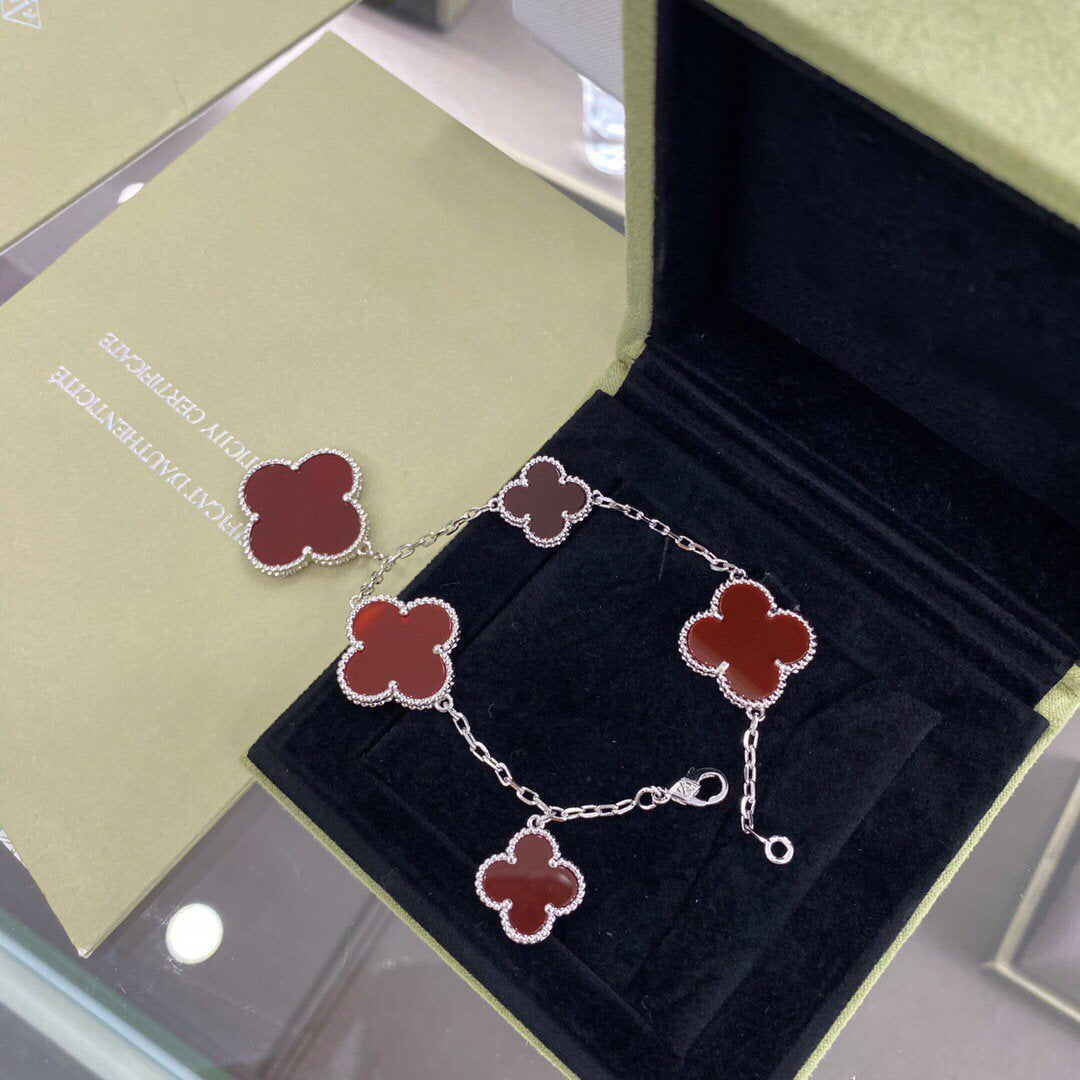 [CharmAmor]CLOVER 5 MOTIFS SIVLER CARNELIAN BRACELET