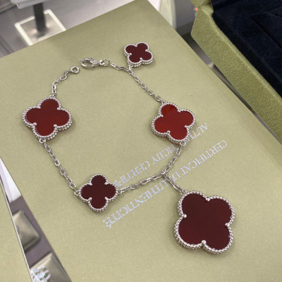 [CharmAmor]CLOVER 5 MOTIFS SIVLER CARNELIAN BRACELET