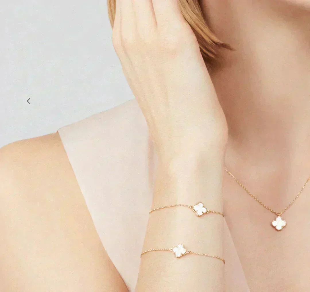 [CharmAmor]CLOVER MINI 9.5MM WHITE MOTHER-OF-PEARL NECKLACE