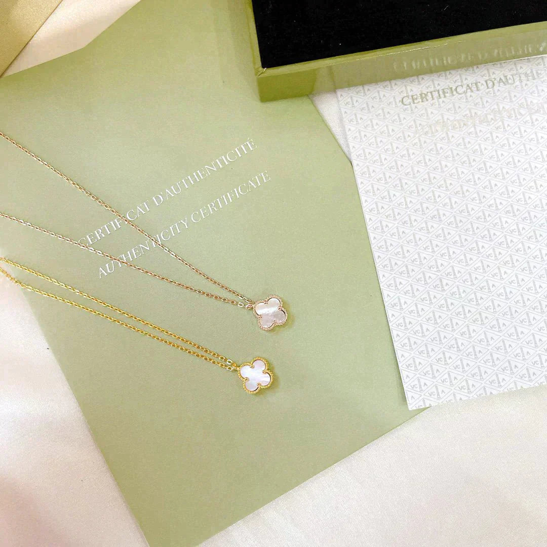 [CharmAmor]CLOVER MINI 9.5MM WHITE MOTHER-OF-PEARL NECKLACE