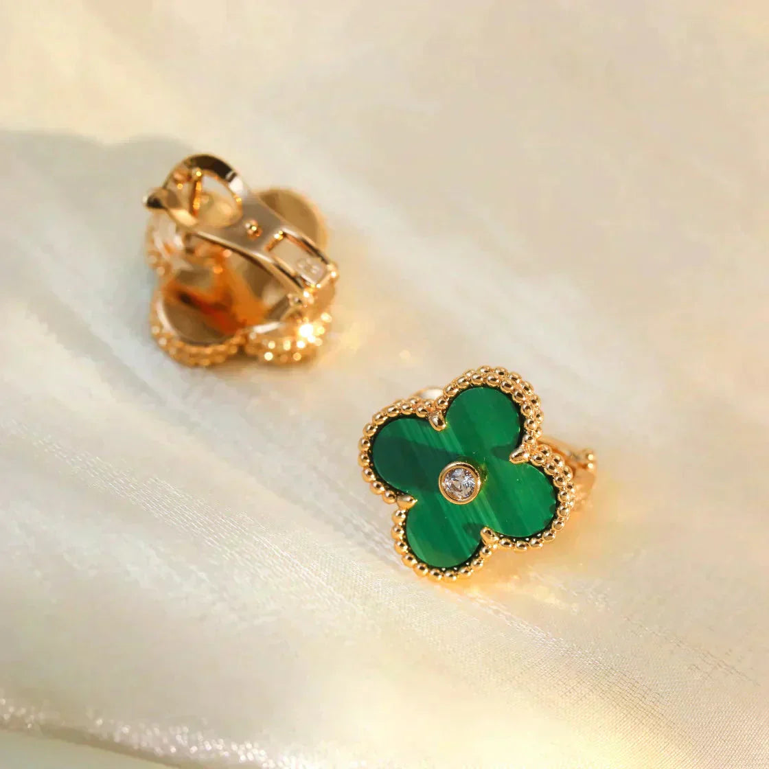 [CharmAmor]CLOVER MEDIUM 1 MOTIFS MALACHITE DIAMOND EARRINGS