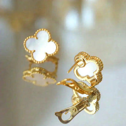 [CharmAmor]CLOVER MEDIUM 1 MOTIFS  WHITE MOP STUD EARRINGS