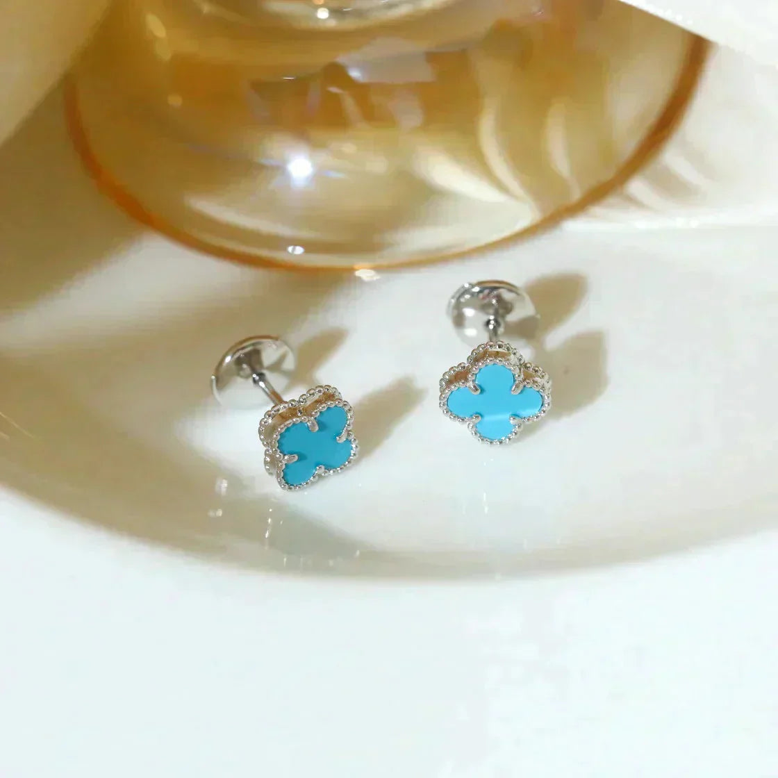 [CharmAmor]CLOVER MINI 9.5MM ONYX STUD EARRINGS SILVER
