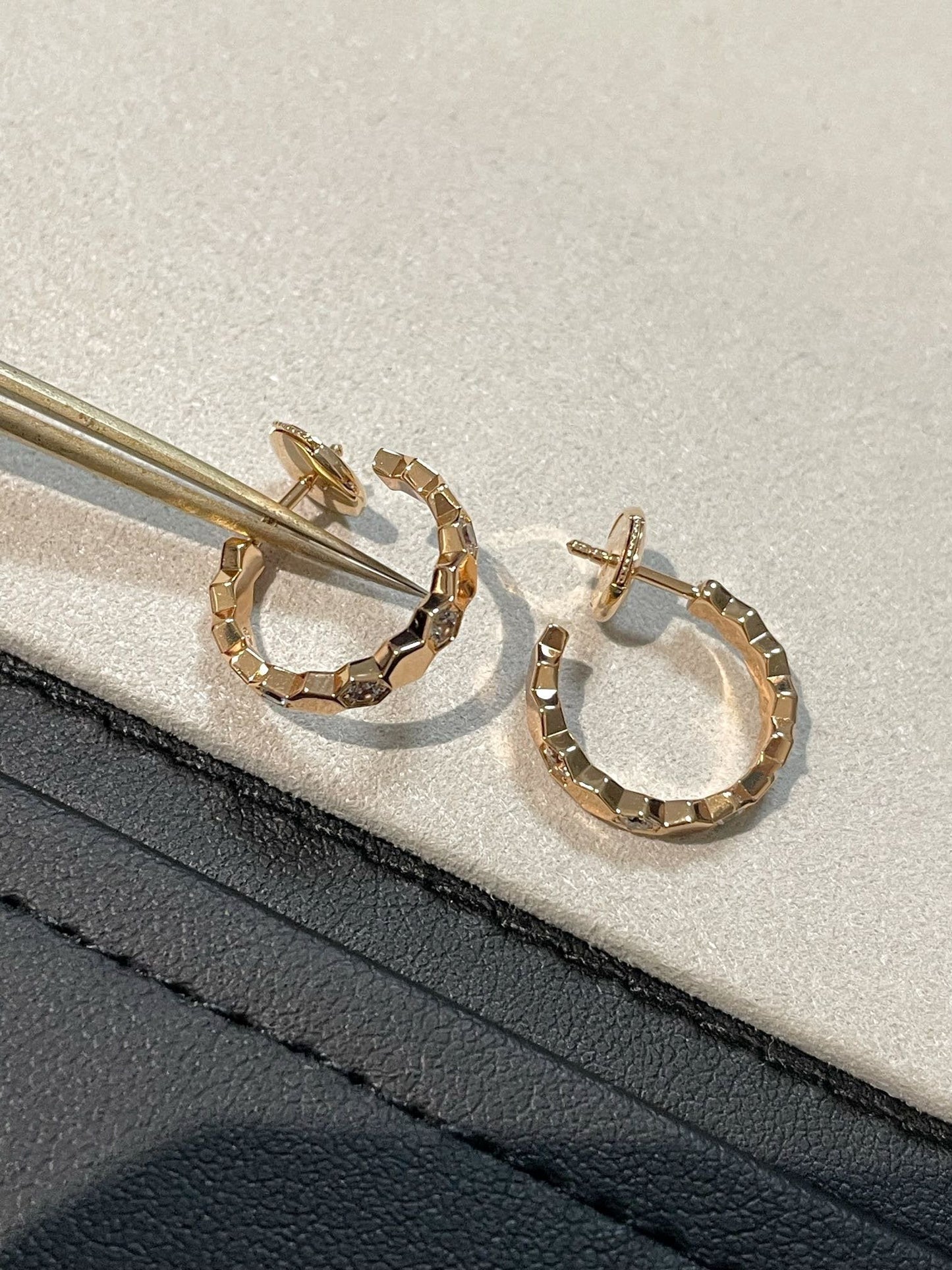 [CharmAmor]Hollow Design Four-Leaf Clover Flower Shape Ring