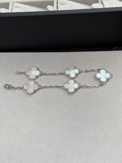 [CharmAmor] CLOVER WHITE PEARL MOP 5 MOTIF BRACELET COLLECTION