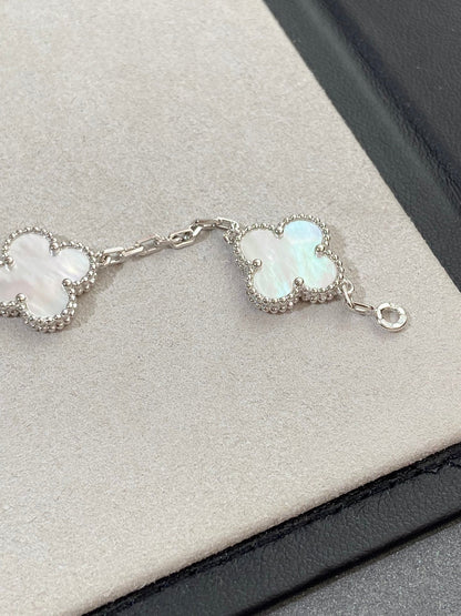 [CharmAmor] CLOVER WHITE PEARL MOP 5 MOTIF BRACELET COLLECTION