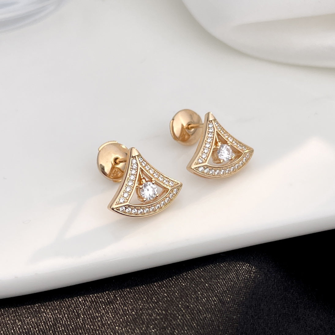[CharmAmor]DREAM MINI DIAMOND STUD EARRINGS